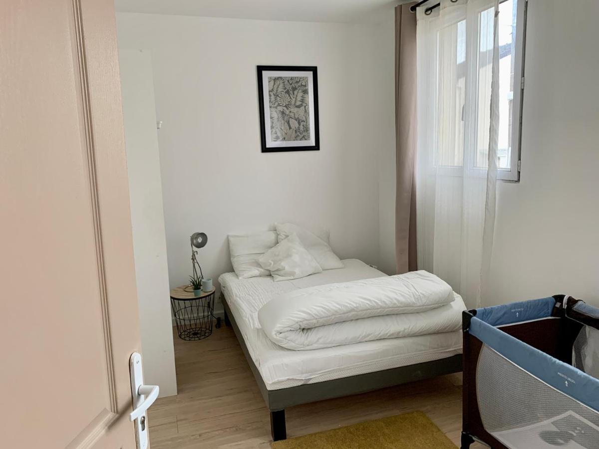 Agreable Maison Avec Parking Gratuit Sur Place. Saint-Denis  Exteriör bild