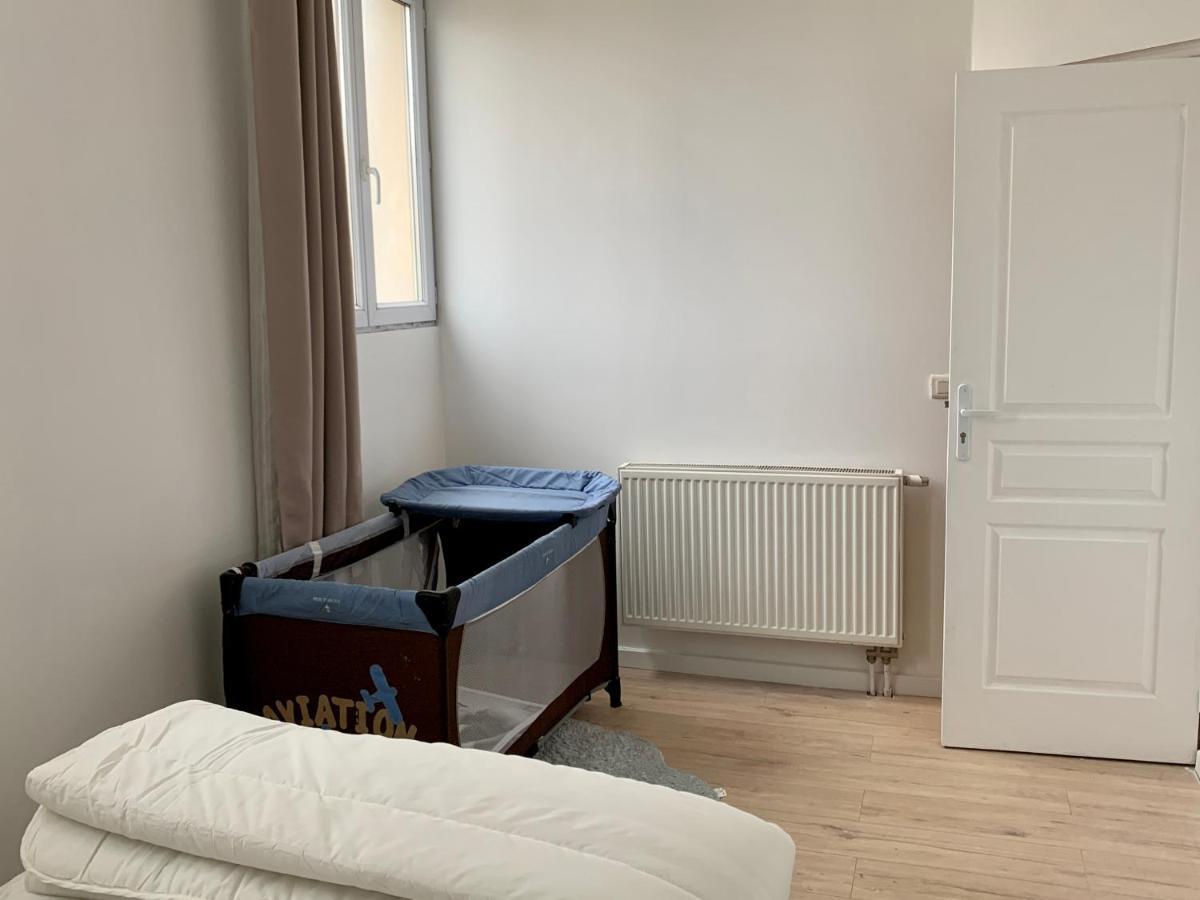 Agreable Maison Avec Parking Gratuit Sur Place. Saint-Denis  Exteriör bild